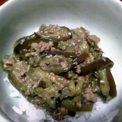 麻婆茄子丼にして食べました。簡単に作れて、美味しかったです(*^▽^*)